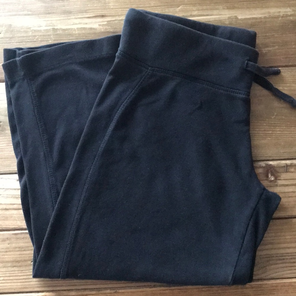 ALO yoga pants Solid Black Air.Land.Ocean.